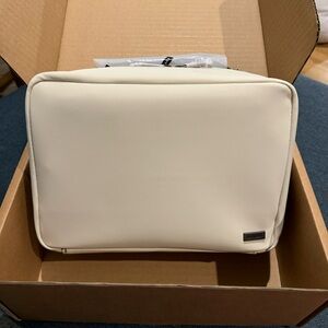 New Away Travel The Hanging Toiletry Bag salt white Dopp Kit $75 Nylon Holder